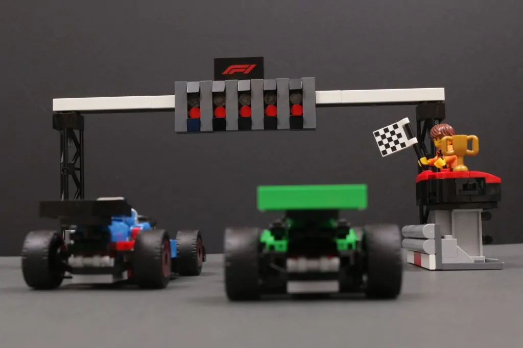 Set Constructii LEGO® City - Grila de Start F1® cu 2x Masini de Curse de Formula 1,  60474, 313 piese, 6 ani+ [7]