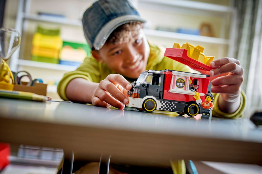 Set de Constructii - LEGO® City - Fries Food Truck (60488)  216 Piese [5]