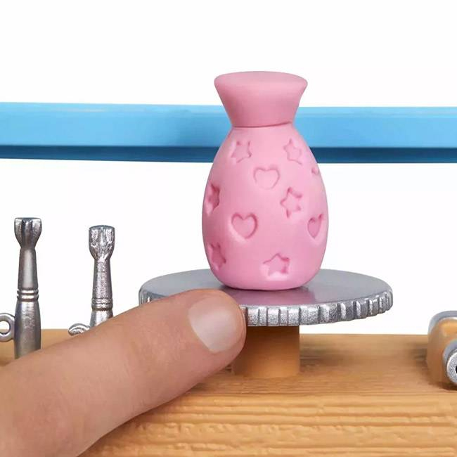 Studioul de Arta Barbie® Relax and Create™ Barbie Mattel,  You can be Anything [10]