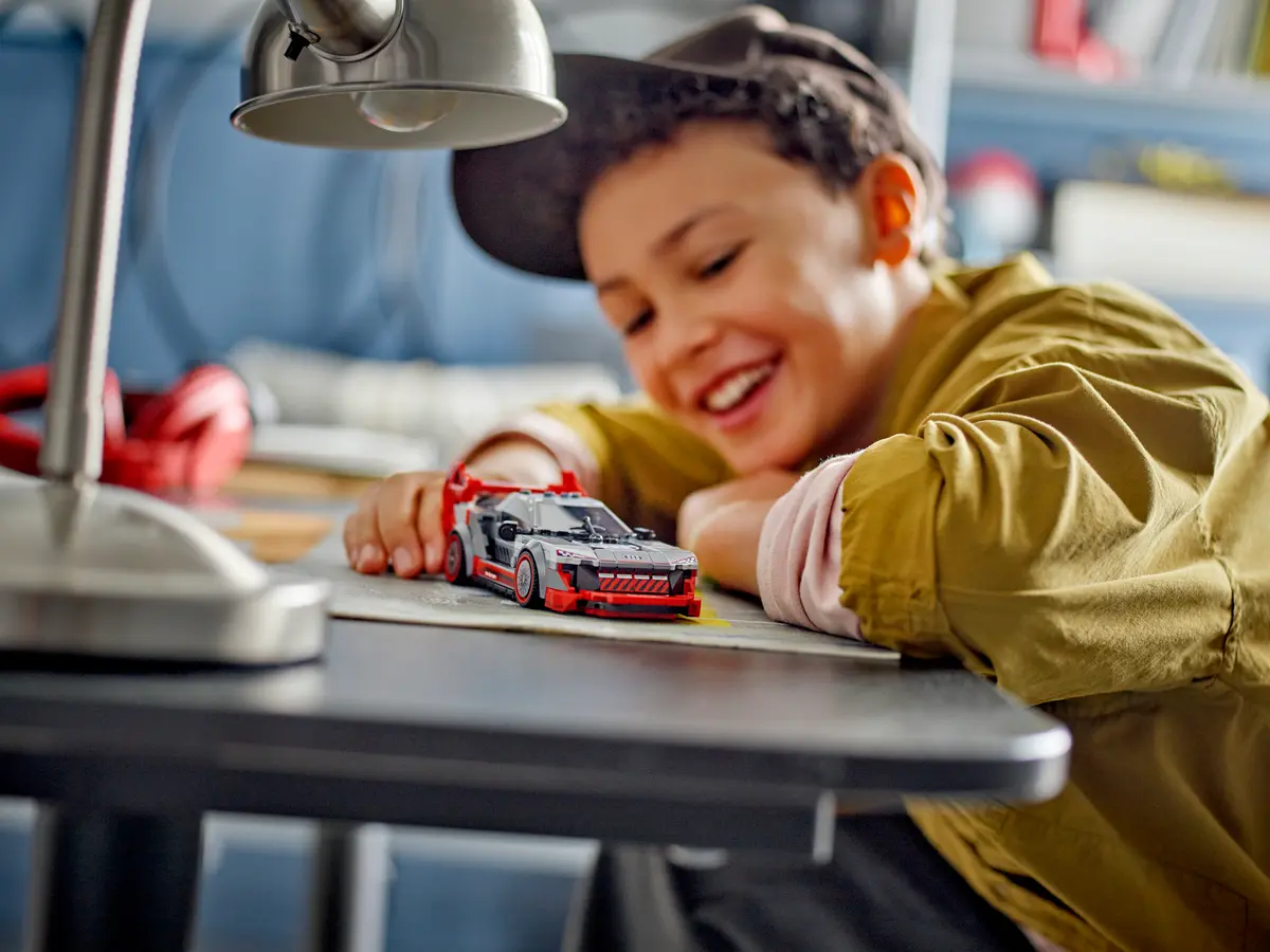 Joc de Constructii LEGO® Speed Champions  Mașină de Curse Audi S1 76921 E-Tron Quattro [4]
