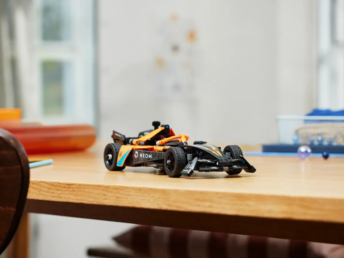 Joc de Constructii  LEGO® Technic  NEOM McLaren Formula E Race Car [9]