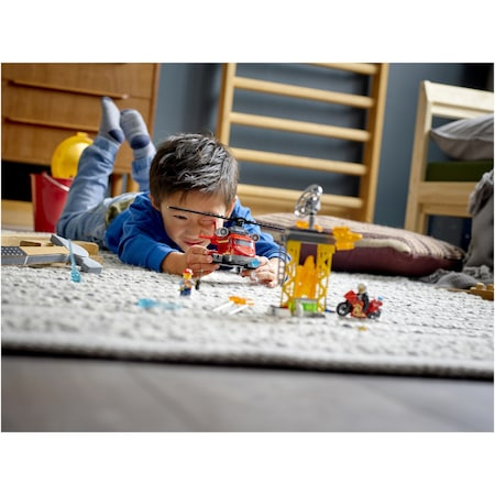 LEGO City Fire - Elicopter de pompieri 60281, 212 piese [7]
