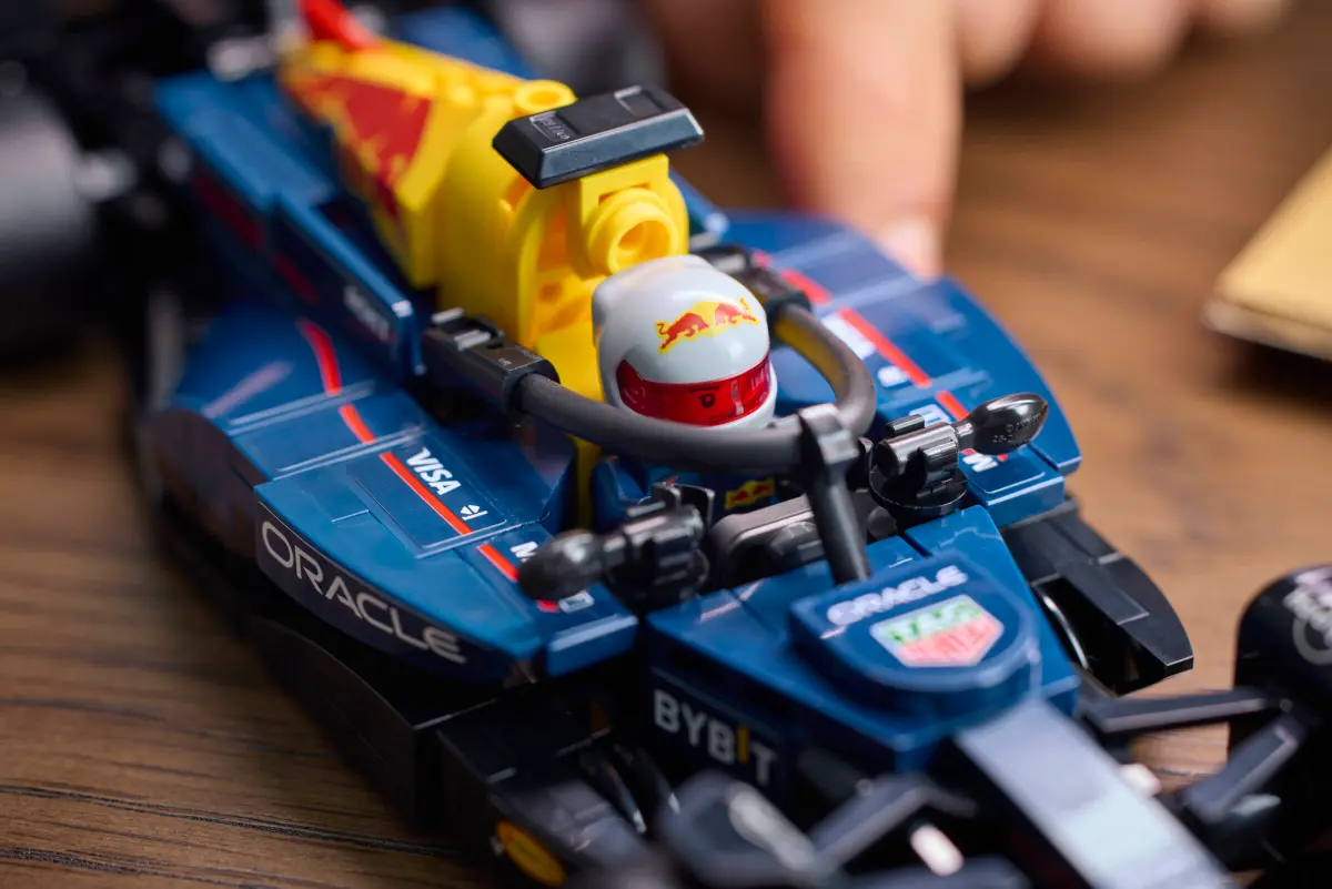 LEGO® Speed ​​Champions- Mașina de Curse F1® Oracle Red Bull Racing RB20 [2]