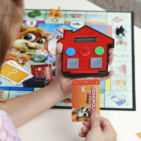 Monopoly Junior Banca Electronica - Tehnologie Avansata Touch cu Cititor de Card Inclus,  Original Hasbro in Limba Romana [2]