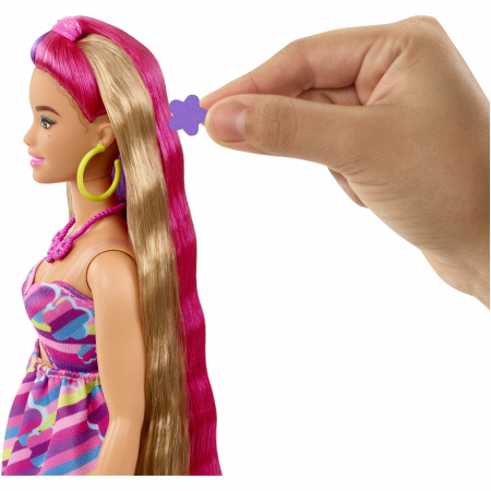 Papusa Barbie Totally Hair cu Multiple Accesorii,  Par Ondulat Saten - 15 Piese Suplimentare, inclusiv 8 agrafe de par cu schimbare de culoare, Accesorii pentru Coafare si o Moda Suplimentara [6]