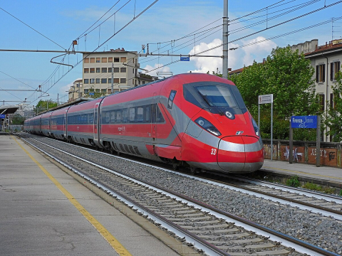 Trenulet  Inter City de Mare Viteza -  Super Speed Express Train , 24 Piese , Dimensiune Ambalaj 41x31x4 CM [3]