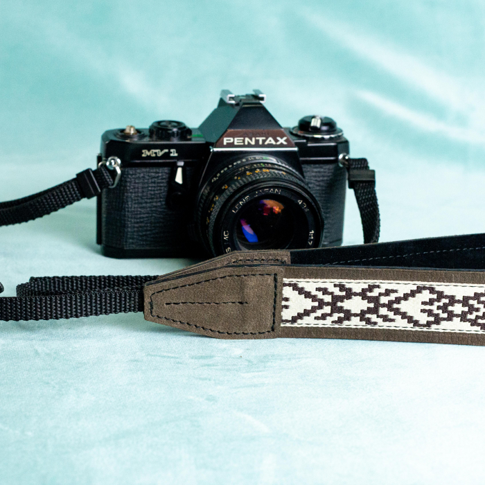 Curea - Strap din piele naturala pentru camere foto si aparate DSLR- Maro desaturat cu motiv traditional [5]