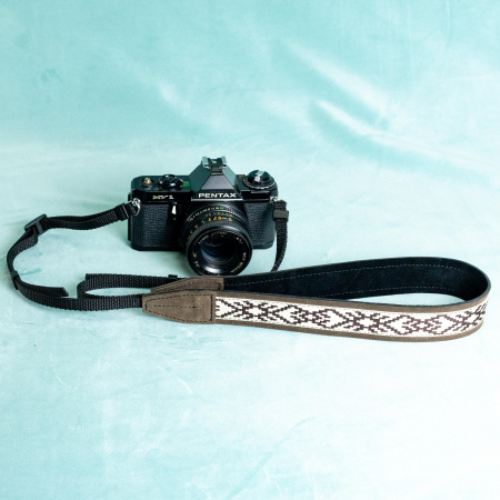 Curea - Strap din piele naturala pentru camere foto si aparate DSLR- Maro desaturat cu motiv traditional [3]