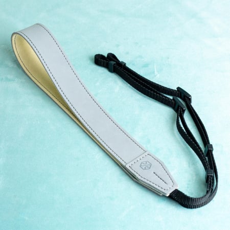 Articole Fotografi - Curea - Strap din piele naturala pentru camere foto si aparate DSLR- Gri