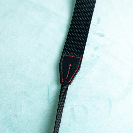 Curea - Strap din piele naturala pentru camere foto si aparate DSLR- Negru perforat cu detalii rosii [2]