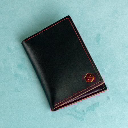 Portofele SLIM - “The SLIM One” - Portofel barbati, SLIM, din piele naturala de vită - Negru cu finisaje roșii