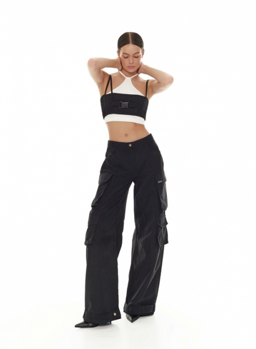 Top cu ornamente contrastante, negru [7]