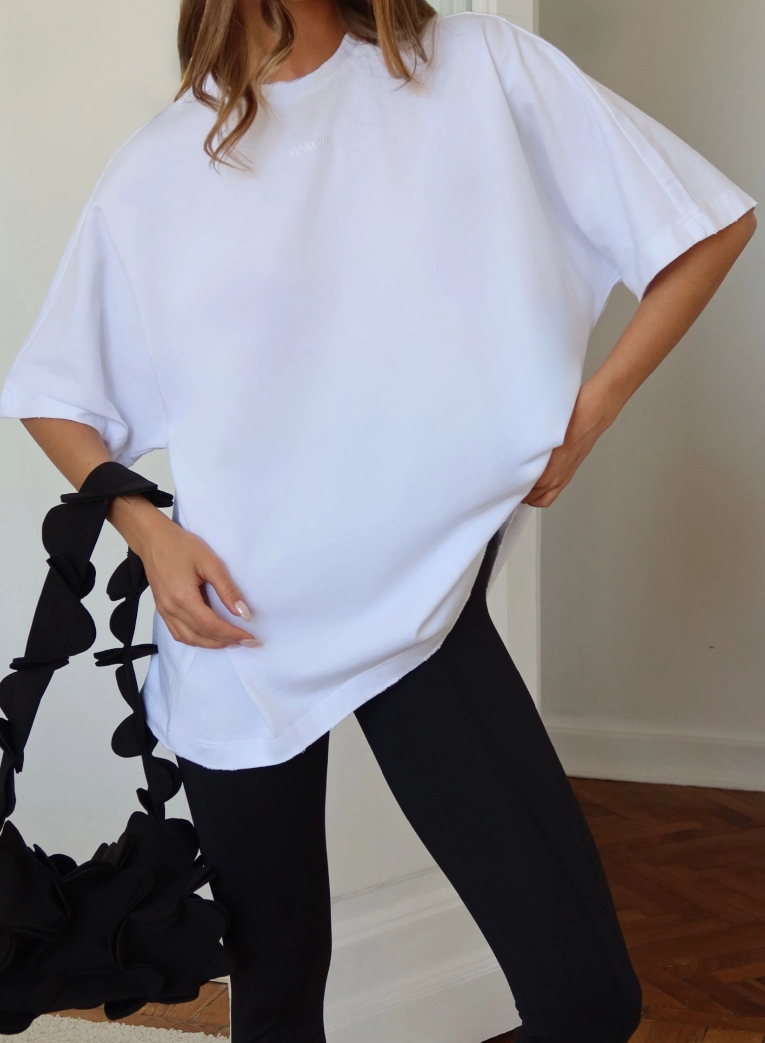 Tricou supradimensionat cu efect rupt, alb [1]