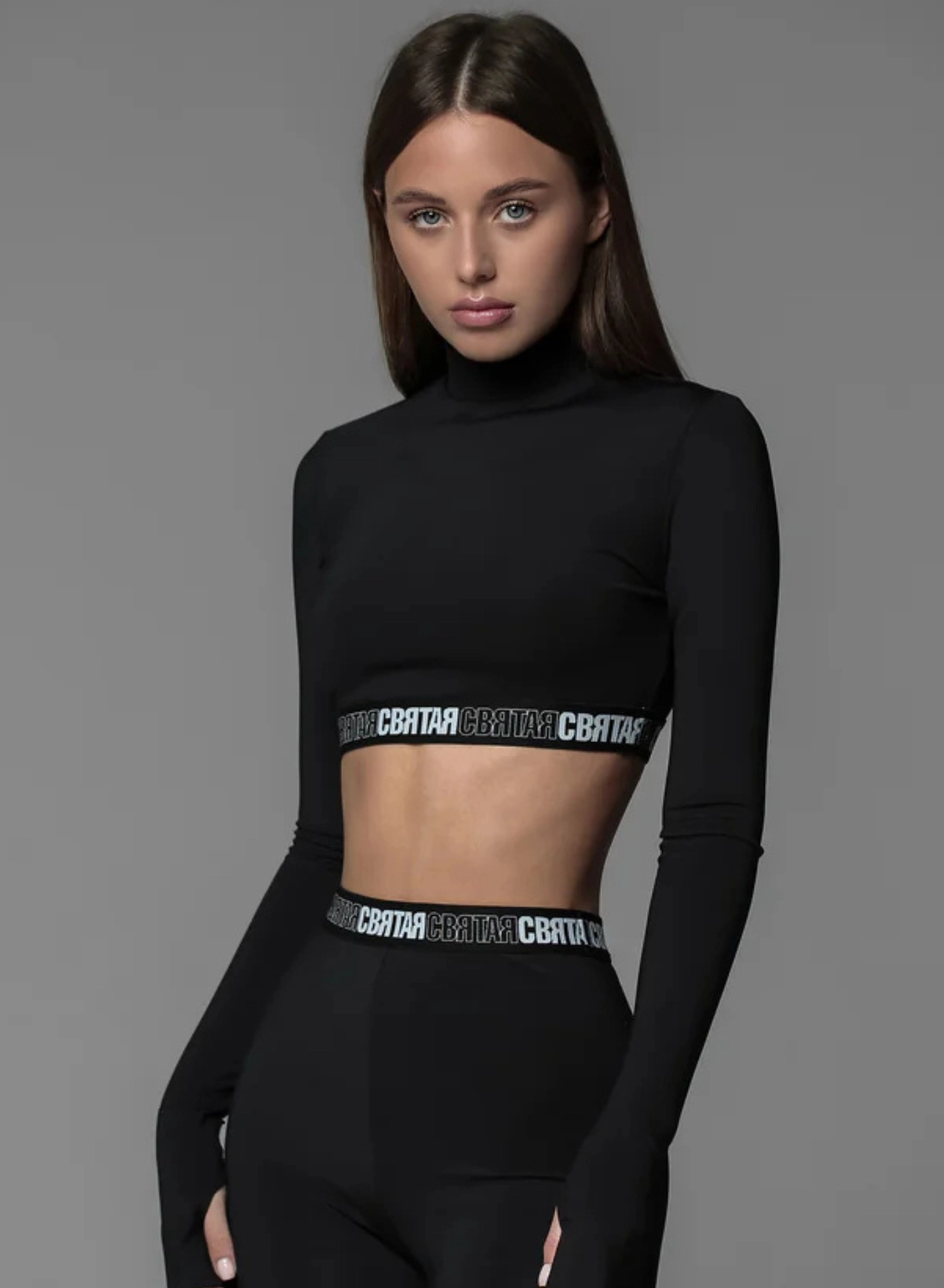 Crop top cu banda elastica cu logo-ul mărcii SVYATAYA [2]