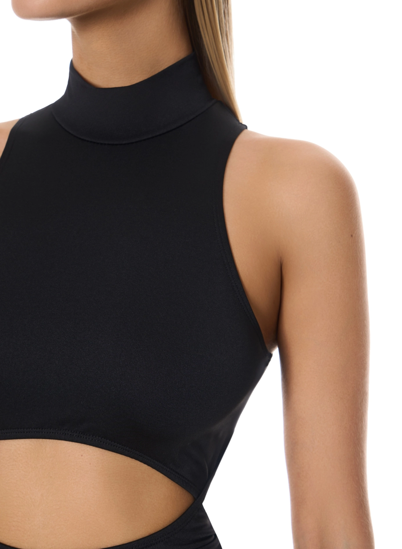 Rochie mini cu decupaj [1]