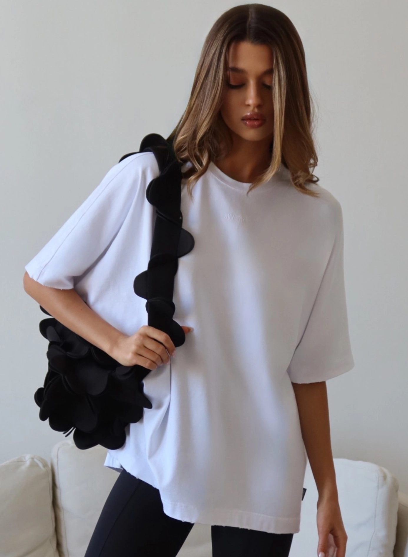 Tricou supradimensionat cu efect rupt, alb [1]