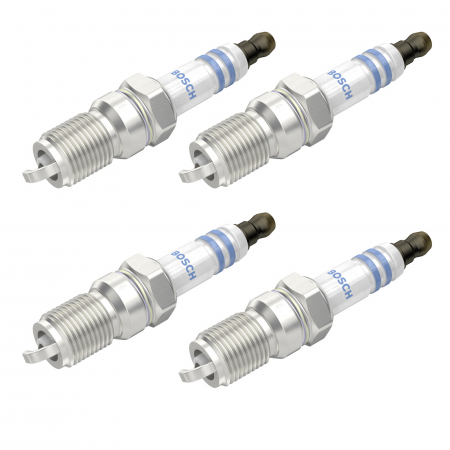 Accesorii Auto - Set 4 bujii scanteie Bosch pentru Ford Focus, Jaguar S-Type, X-Type, Mazda 3, Volvo C30, S40, V50