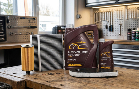 Pachet revizie BMW Seria 5, Seria 7 (F10, F11, F01) - Filtre Stocker & 6 litri Ulei MANNOL 5W30 LL04 [0]