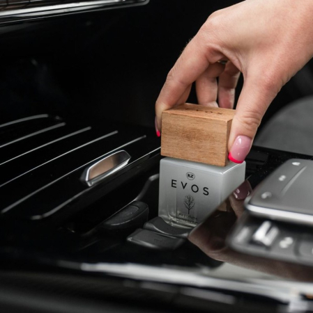 Parfum Auto Spray K2 EVOS GRACE GAIA 50ml, Aromă Floral-Chypre (Coacăze Negre, Trandafir, Paciuli), Sticlă cu Dop de Lemn [6]