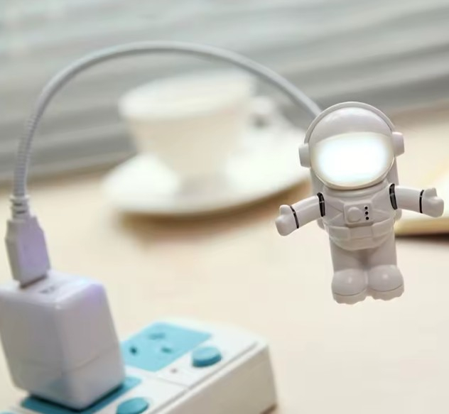 Lampa de veghe cu USB, model astronaut, 2 LED [4]