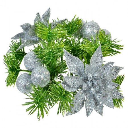 Craciun – Decoratiuni, costume si accesorii festive - Decoratiune pentru lumanare cu crengute de brad si flori de Craciun argintii, 16 cm