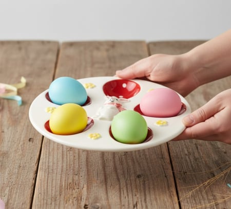 Toate produsele - Farfurie ceramica decorativa, pentru 5 oua de Paste, Ø18x2 cm, model cu iepuras si flori in relief