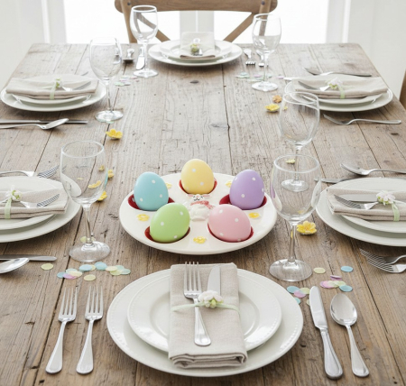 Farfurie ceramica decorativa, pentru 5 oua de Paste, Ø18x2 cm, model cu iepuras si flori in relief [1]