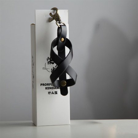 Husa depozitare si transport pentru kendama, din piele ecologica, model breloc, 12x6 cm, negru [1]