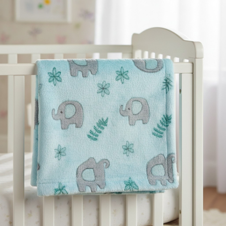 Camera copilului - Paturica pentru bebelusi, material pufos, model cu elefanti, 110 x 80 cm