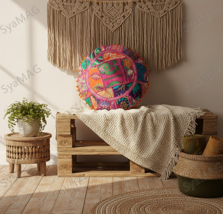 Perna decorativa rotunda, tema florala, multicolor, Ø 45 x 12 cm, cu franjuri sferici discreti [1]
