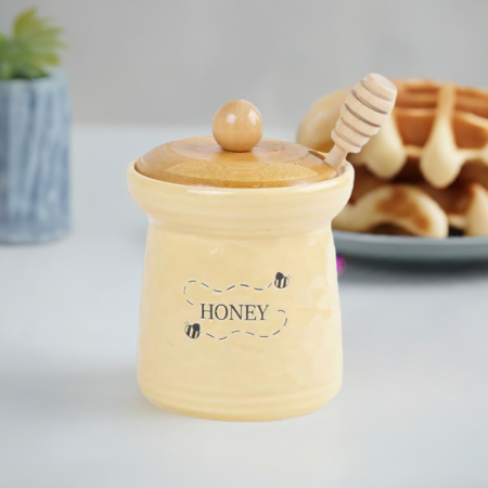 Bucatarie si servire - Recipient miere ceramic cu capac de lemn si lingurita, 465ml