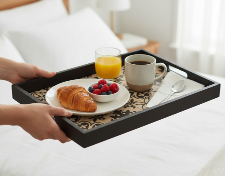 Tava de servire din lemn, cu manere, imprimeu negru, 41x28x3 cm [3]