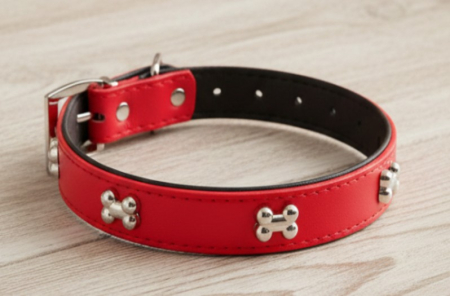 Zgarda rosie, pentru caini de talie medie si mare, detalii forma os, piele ecologica, 50x2.5 cm [2]