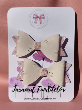 Seturi - Set fundite roz cu iepurasi