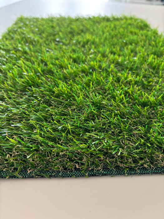 Covor Gazon Iarba Artificiala Produs Belgia, Calitate Premium, Model Fuse 25 mm inaltime fir, Gradinita/ Loc de Joaca/Terasa/Curte, Verde [4]