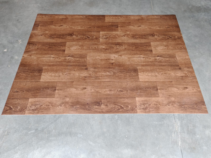 Covorul PVC linoleum Country Dark Confort, Latimi 1 m, 1.5 m, 2 m si 2,5 m, Maro inchis/Imitatie parchet, Suport Pasla [6]