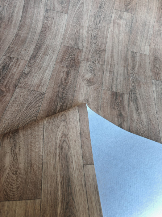 Covorul PVC linoleum Plank 067, Latimi 1 m, 1.5 m, 2 m si 2,5 m, 3 m. Maro/Imitatie parchet, Suport Pasla [2]