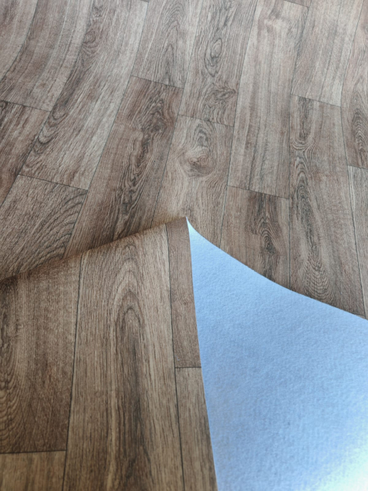 Covorul PVC linoleum Plank 067, Latimi 1 m, 1.5 m, 2 m si 2,5 m, 3 m. Maro/Imitatie parchet, Suport Pasla [4]