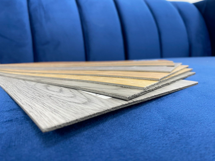 Parchet LVT 8103-1 Gri Aspect Lemn – Pardoseală Vinil 2 mm, Clasa Trafic 32 [4]