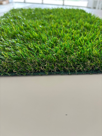 Gazon Artificial - Covor Gazon Iarba Artificiala Produs Belgia, Calitate Premium, Model Fuse 25 mm inaltime fir, Gradinita/ Loc de Joaca/Terasa/Curte, Verde