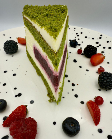 Felie Tort cu Spanac de la cofetaria Tavi Cakes din Constanta [1]