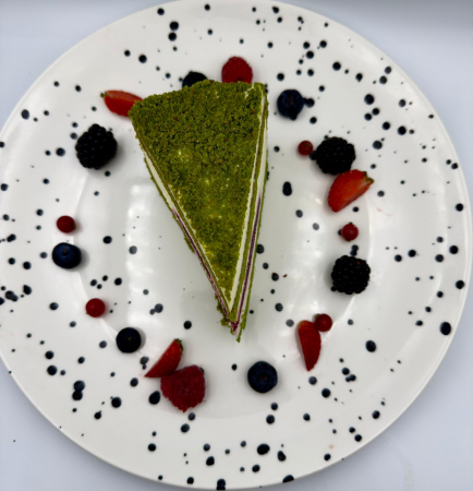 Felie Tort cu Spanac de la cofetaria Tavi Cakes din Constanta