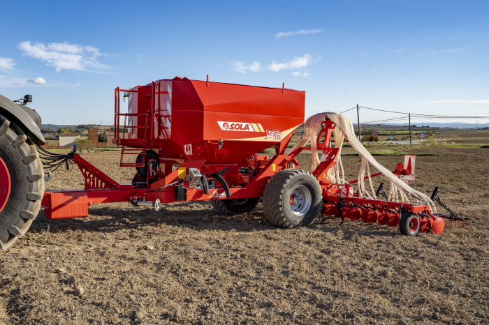 SEMĂNĂTOARE PNEUMATICĂ DE PĂIOASE VESTA 2813 [2]