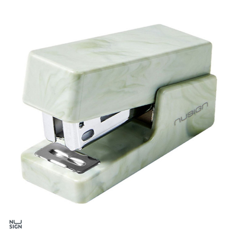 Capsatoare - Capsator mini Deli Nusign marmorat, 12 coli, pentru capse 24/6 si 26/6, 9.5x13.5x3.3 cm, verde