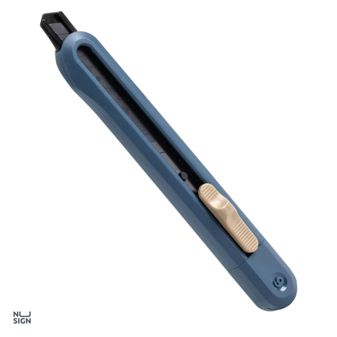 Unelte de mana - Cutter mic Deli Nusign cu sina, lama neagra 9 mm, 13 segmente, 137x20x15 mm, albastru