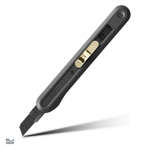 Unelte de mana - Cutter mic Deli Nusign cu sina, lama neagra 9 mm la 60 de grade, 13 segmente, 137x20x15 mm, negru