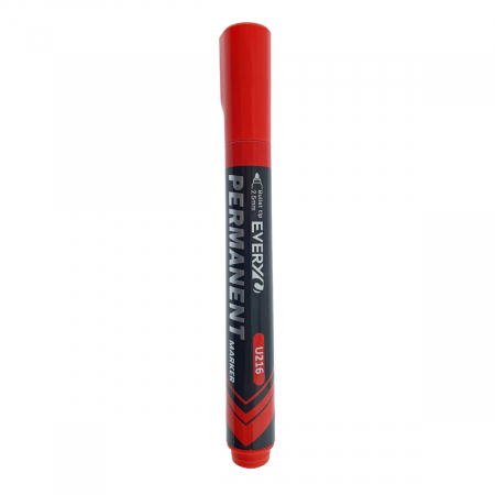 Instrumente de scris - Marker rosu permanent cu varf rotund 2.5mm, rezistent la apa, scriere lina, model Everyday U216, lungime 145 mm, cu capac
