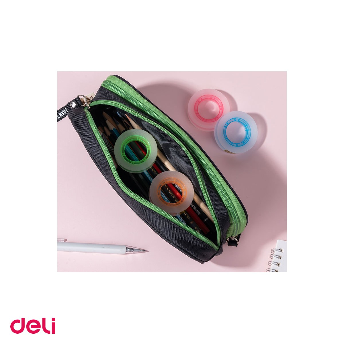 Set 12 role banda adeziva Deli cu cotor colorat 12 mm x 27 m, cotoare in 4 culori, adeziv puternic, transparente [5]
