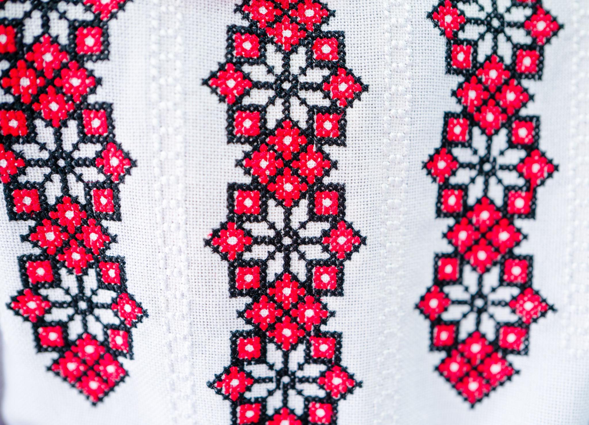 broderie manuala