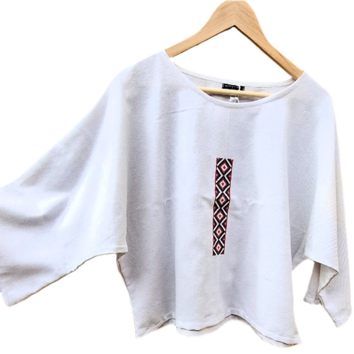 Bluză bumbac 100% cu broderie etno - lejeritate și simplitate [3]